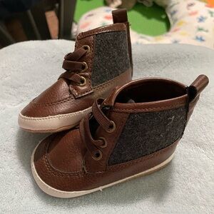 Old navy baby booties 3-6 month